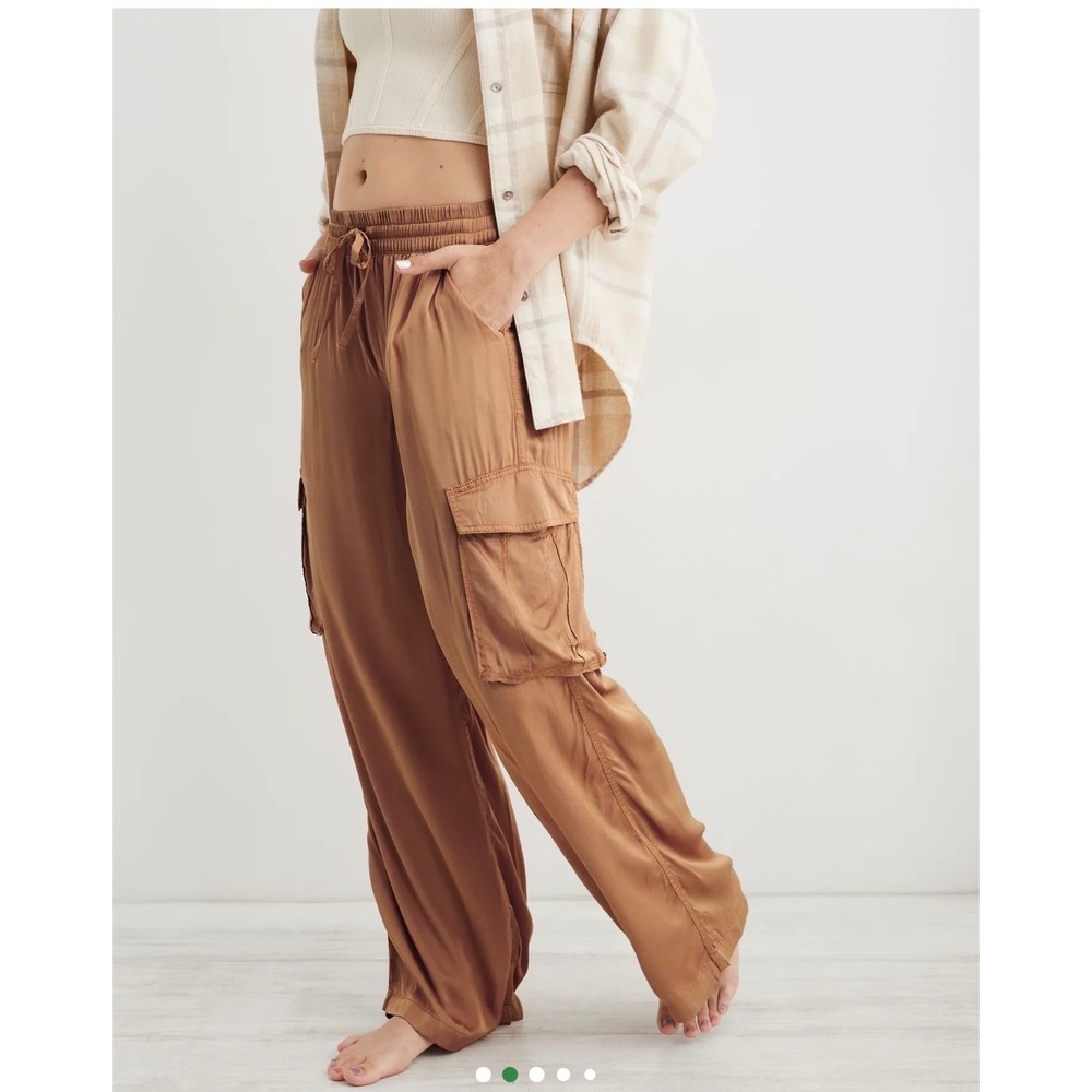 Aerie Shine Cargo Skater Pant Beach Dune Satin Wide Leg Utility Pants Women's M